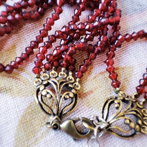 Faceted Dark Red Bohemian Teardrop Garnet 6 Strand Bicone Beads Necklace EUC - Picture 8 of 8